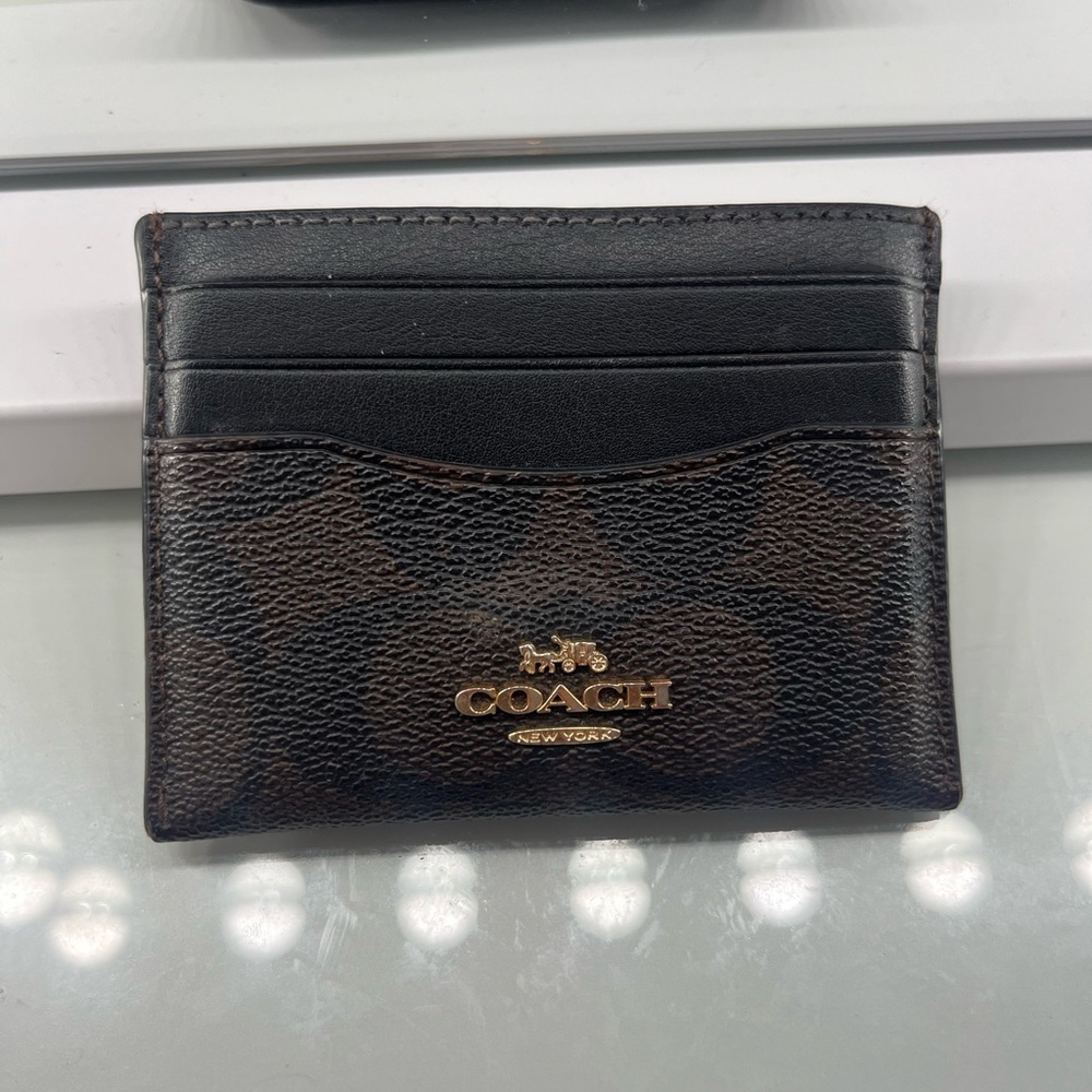 Authentic! Used like New! ✨
